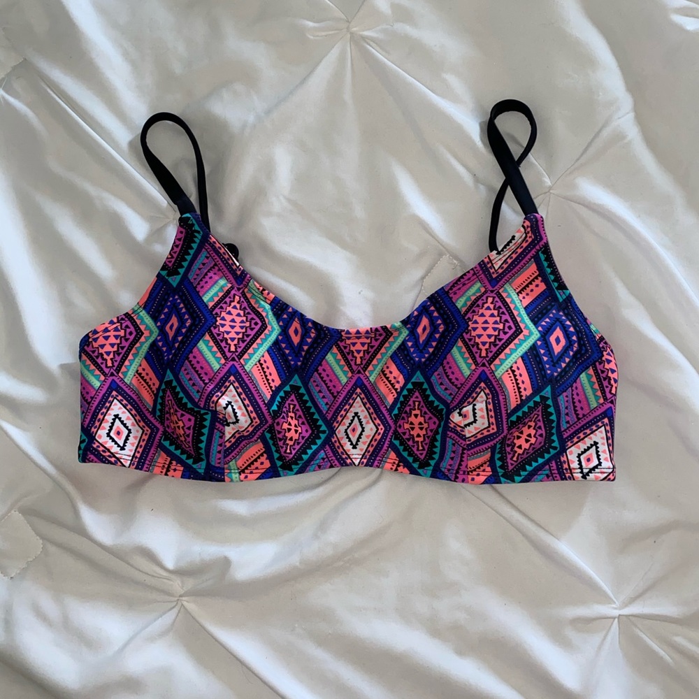 Women’s swim suit top